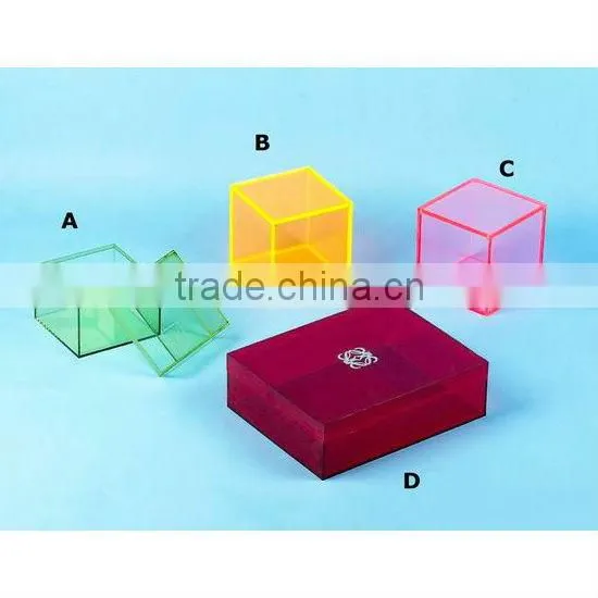 clear plastic assortment box