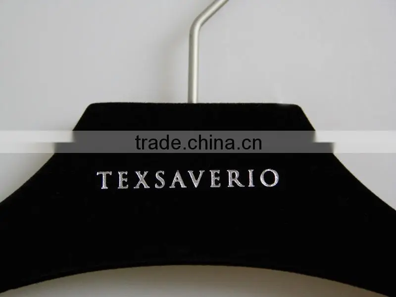 popular velvet flocking hanger with custom velvet color for people