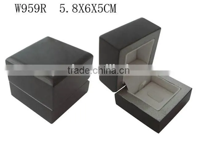 W959S Matte Painted Wooden Jewelry Set Case with Silver Lining inside