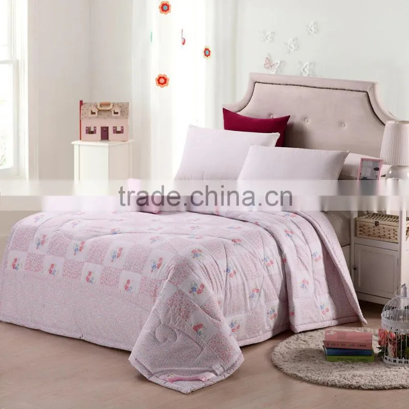 Made in China cheap polyester microfiber fitted summer quilt,hand made quilts