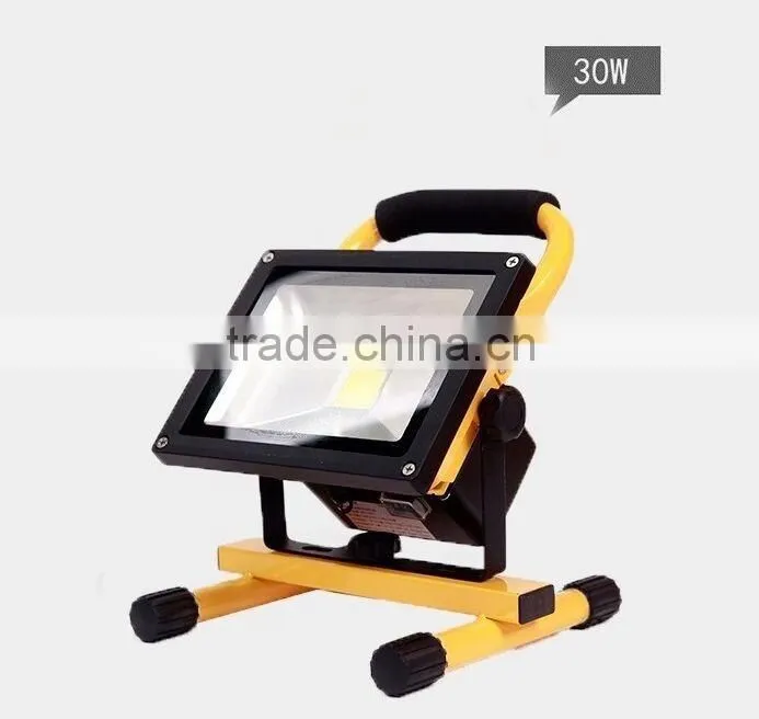 IP65 portable 990lm 10w rechargeable dimmable led flood light with handle