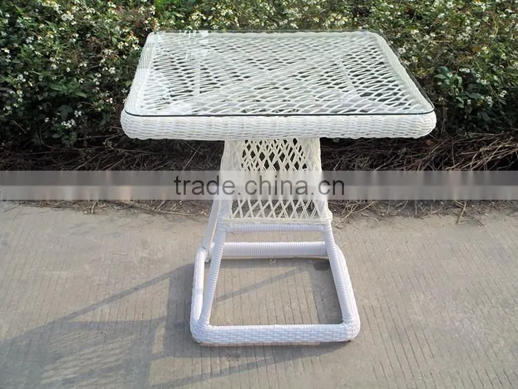 White Rattan Outdoor Furniture Luxury Coffee Table And Chairs
