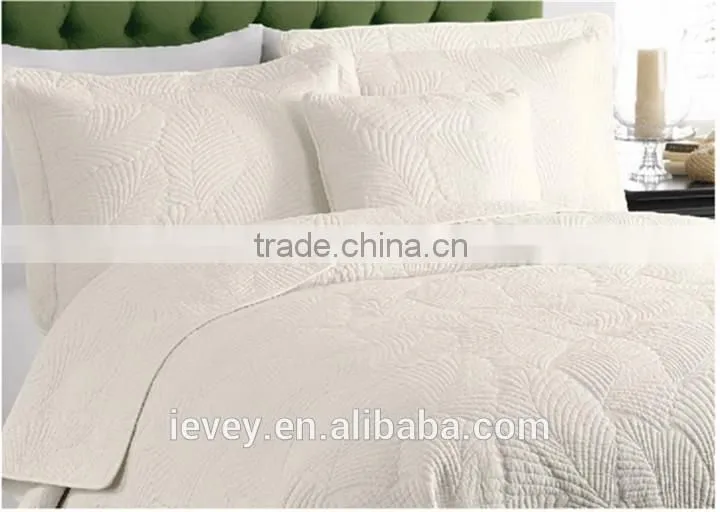 Factory outlet top quality cheap reactive printed plain white cotton quilted bedspread
