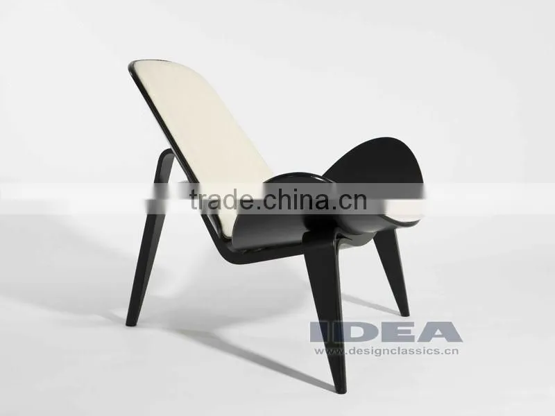 Replica Hans Wegner Shell Chair - Black Shell/ Cream White Fabric