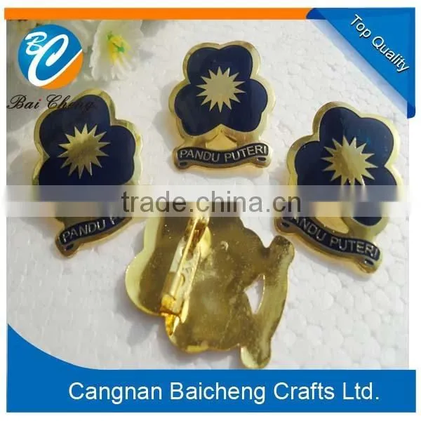 Wholesale fashion badges of safety pins by creative customized design for ladies and gentlemen' clothes and bags in competitive