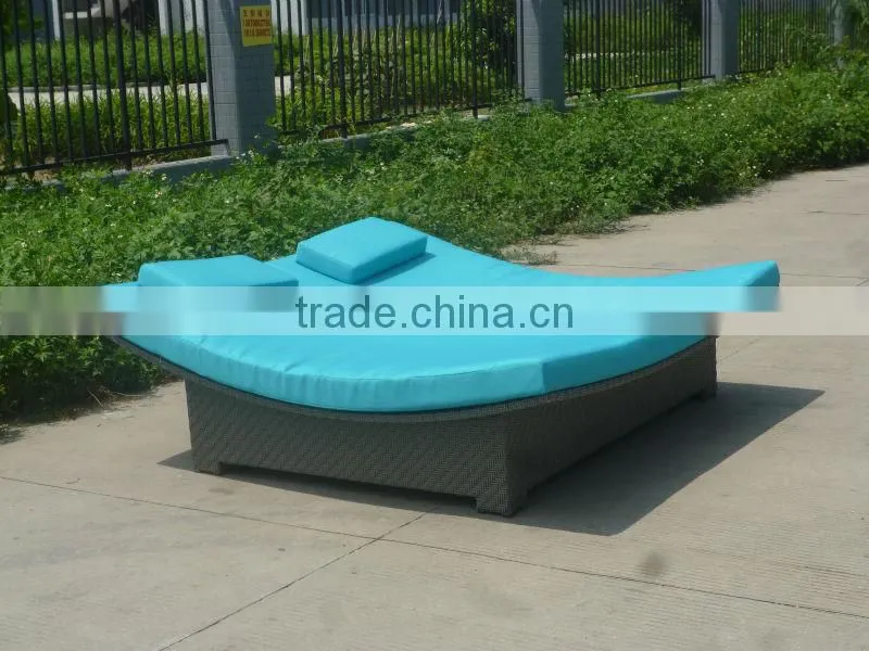 CF639 wicker cushion double bed