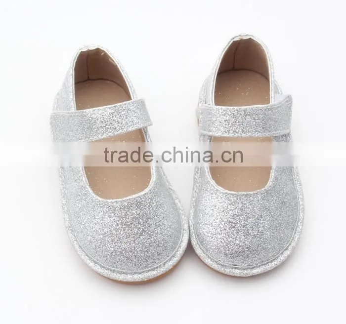 Low MOQ high qualtity music toddler wholesale squeaky shoes