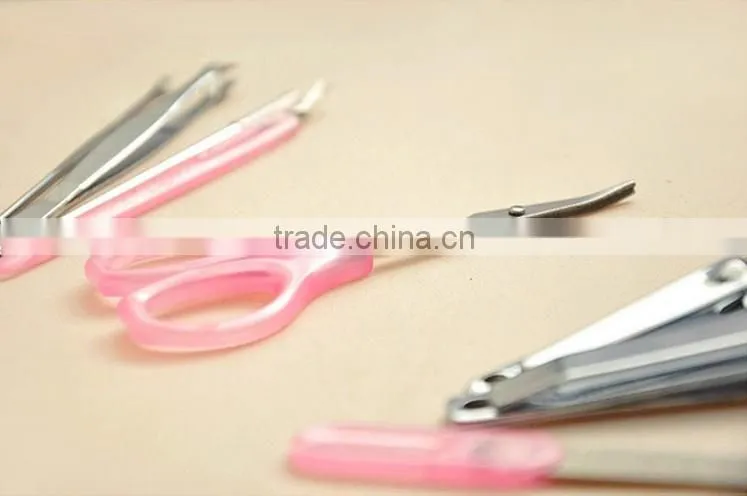 Heart shaped manicure set with mirror manicure set in plastic case