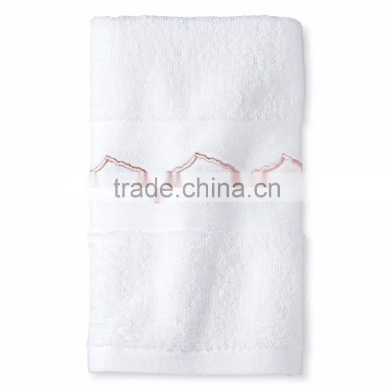 Affinity soft white jacquard bath towel stock