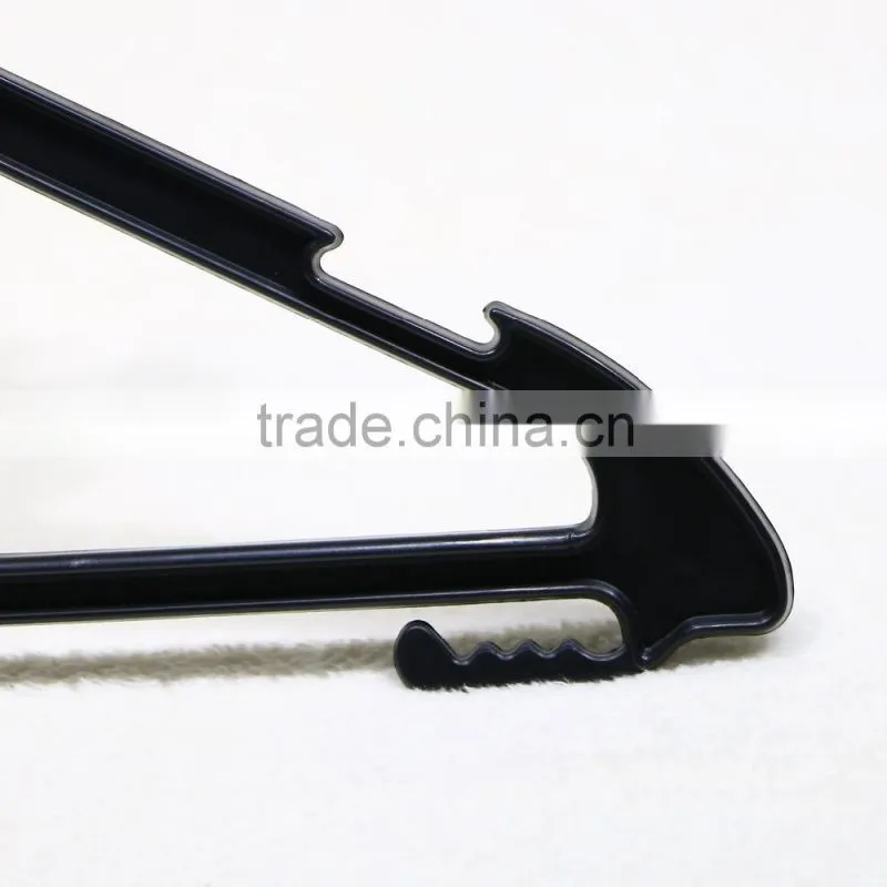Bulk black plastic suit hanger for hotel