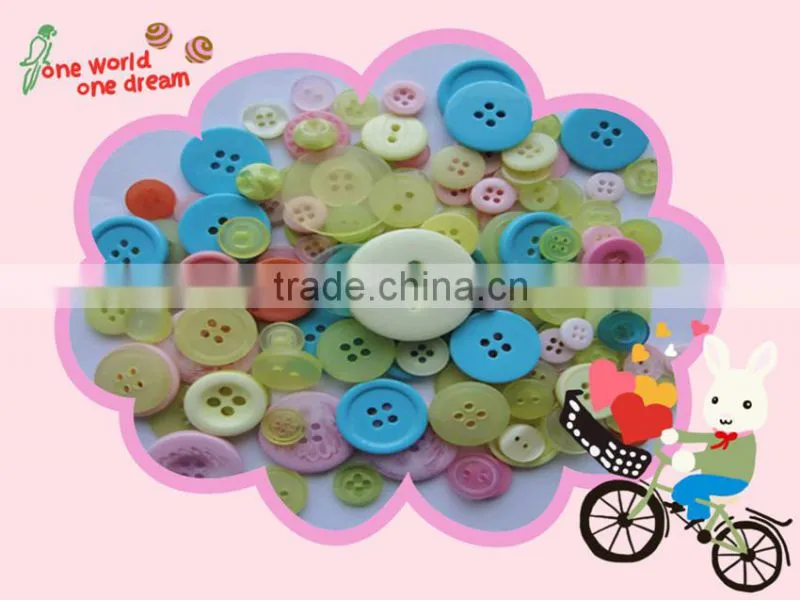 Mixed kids buttons, white and black resin decorative buttons