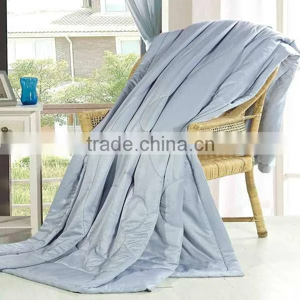 high quality cheap 100% polyester summer quilt in yiwu