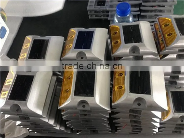 top selling yellow monocrystalline exit&entance solar led road stud