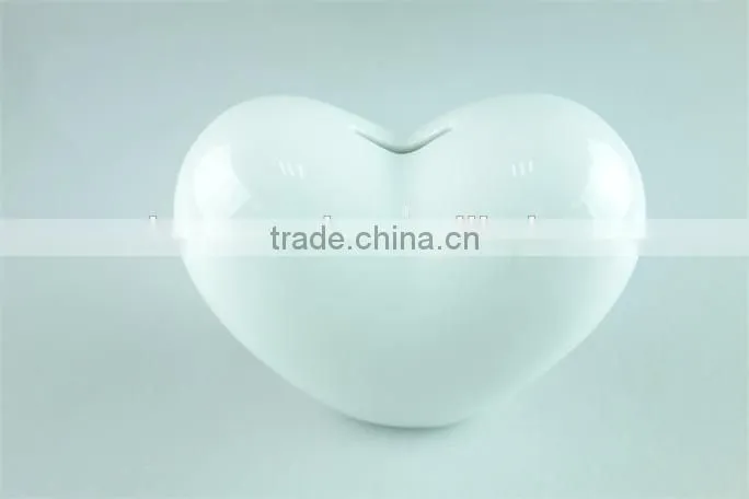 Heart shape white ceramic vases for flower/decorate use in stock
