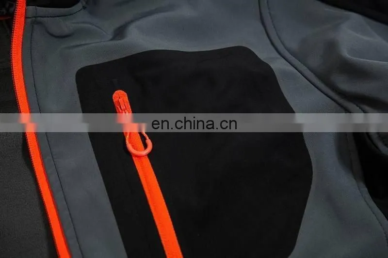 Breathable Hiking Jacket Men's Water Resistant Hooded Softshell Jacket