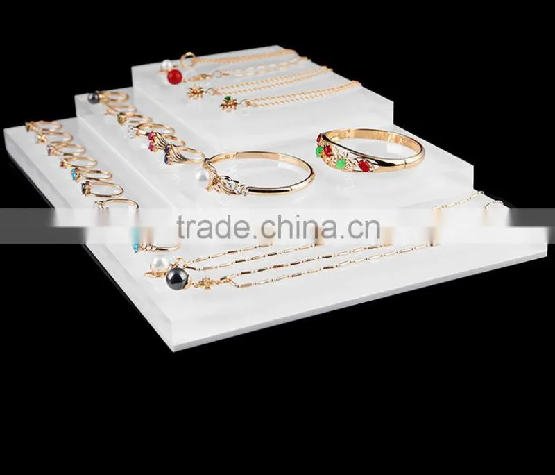 Customized Acrylic Jewellery Display Stand