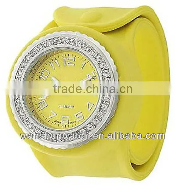 2013 New Custom fashion geneva watches with Japan Movement slap watch