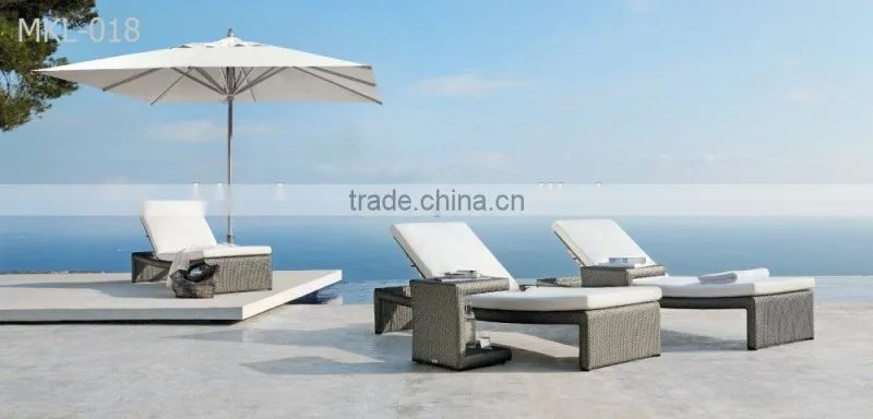 Synthetic Rattan Sun lounger - Patio Sunbed - Plastic Sunbed