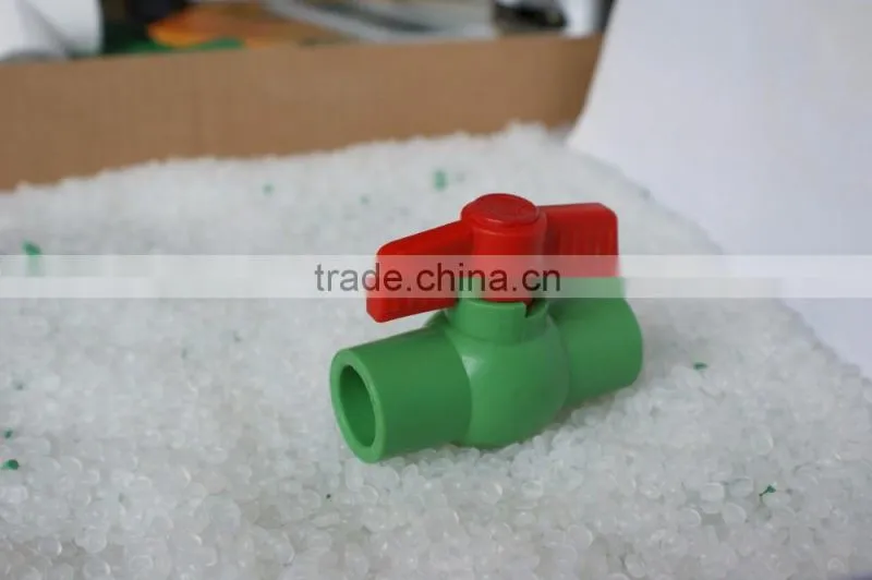 Low price with easy assembly PPR fittings Plastic ball valve
