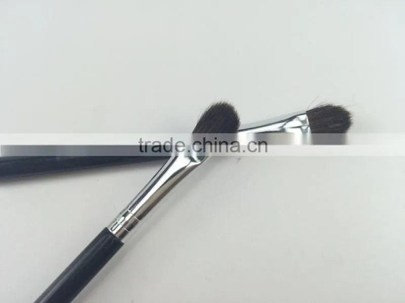 2015 Personalized fasionable design horse hair& palstic handle eyeshadow blending brush