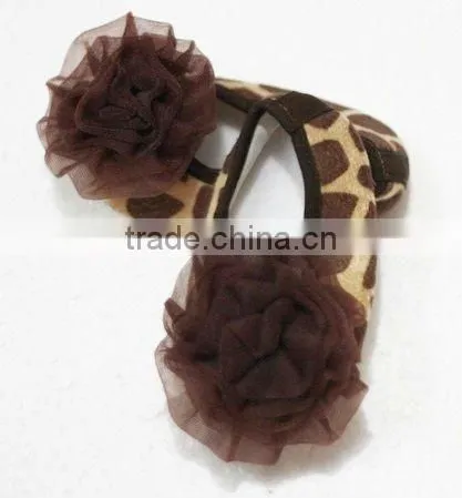 Baby Giraffe Crib Shoes with Brown Rosettes