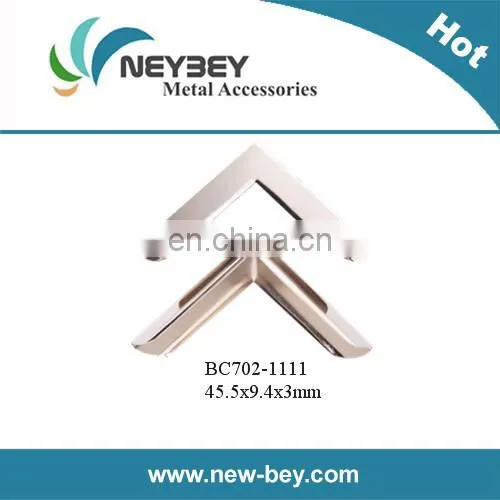 Decorative metal corner clamp for gift box in 45mm length