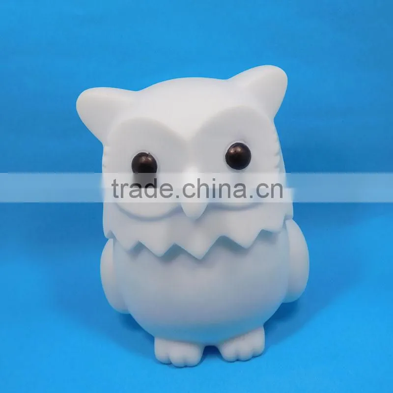 2015 New Design Roto Casting Vynil Owl Anime Figure Led Light Toys
