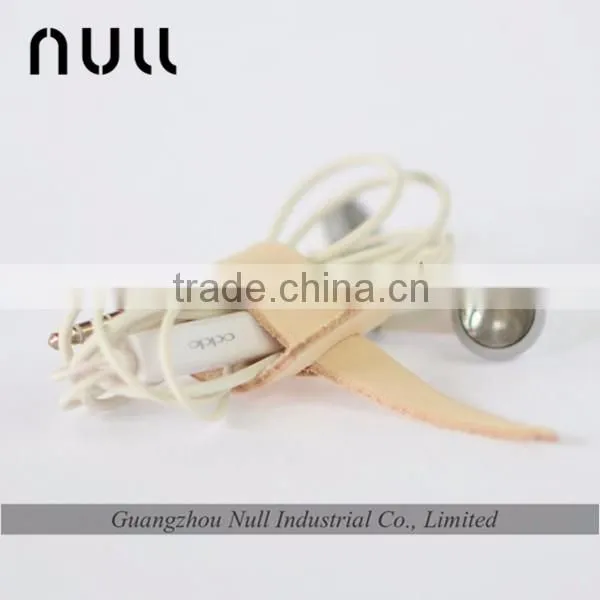Wholesale handicrafts genuine leather accessories earphone holders