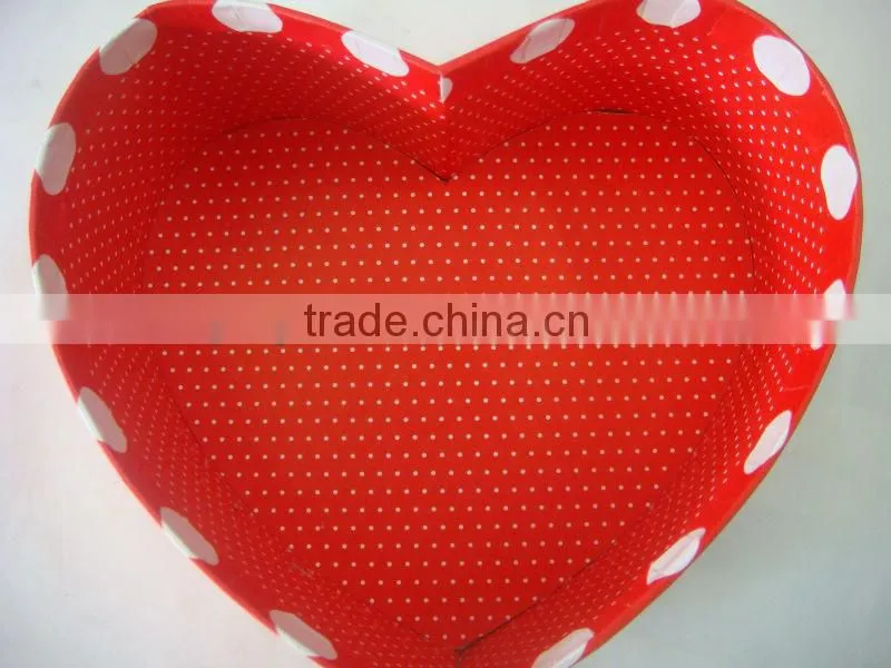 custom luxury heart shape cardboard gift box