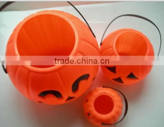 Food grade plastic pumpkin bucket portable Halloween candy bucket