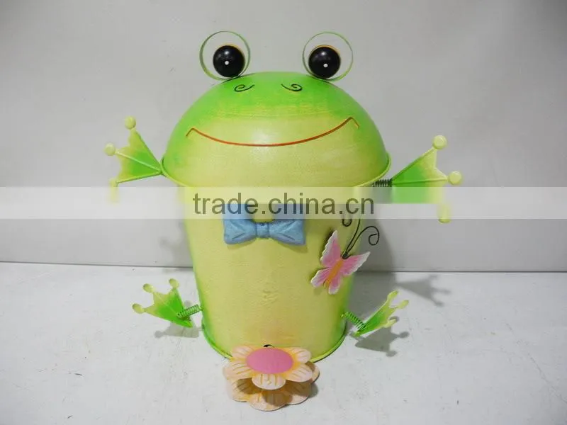 Cute indoor iron garbage with pedal for home decoration