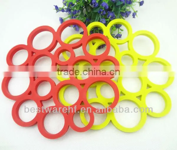honeycomb shape soft FDA silicone cup mat hot pot pan mat