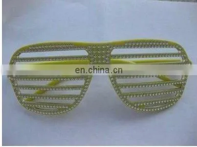 Diamond shutter glasses
