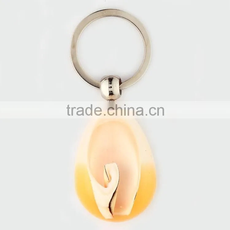 2016 Hot selling keychain with real sealife peacock shell