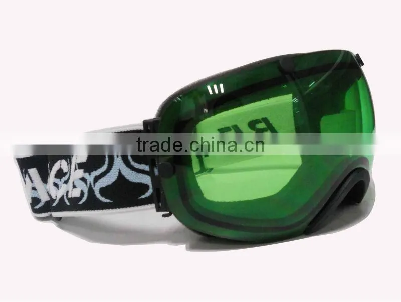FDA & CE certificate glass snow dome,christmas glass snow ball,water ski glasses