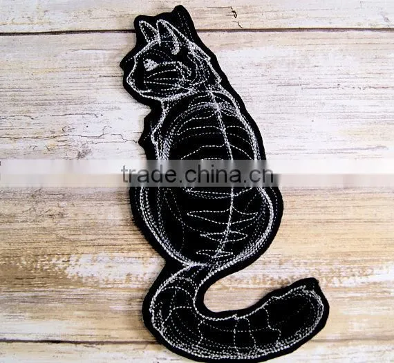 Custom high quality embroidered lion patch for clothes embroidery patch made in china choose size/color