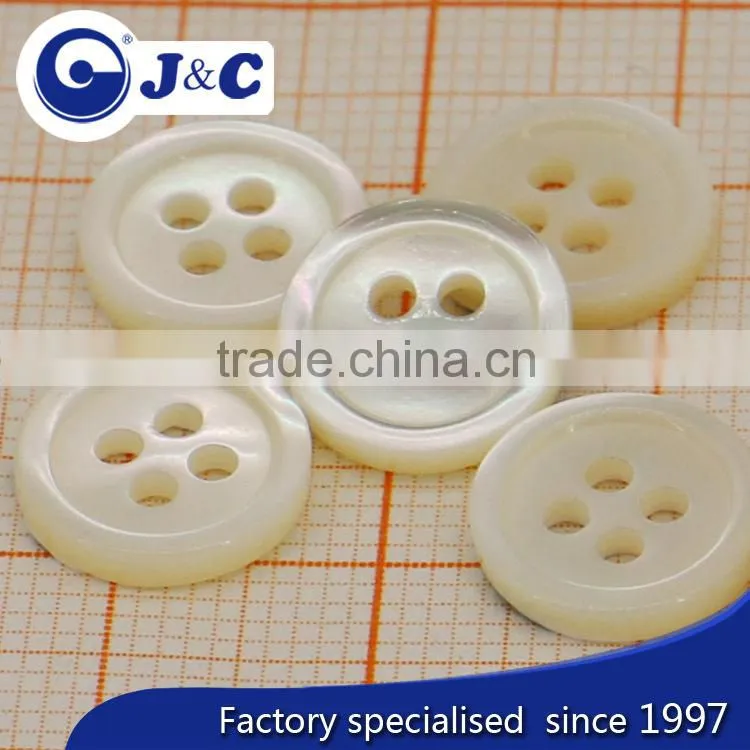 2015 Nature white color round shape trocas shell button