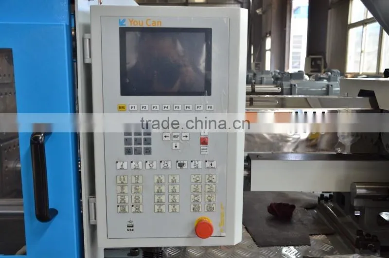 130Ton Precise Plastic Injection Molding Machine
