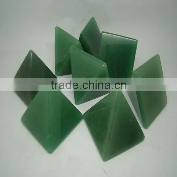 Wholesale dealer pyramid paperweight