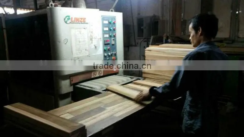 Handsraped Oak Engineered Herringbone Wood Flooring