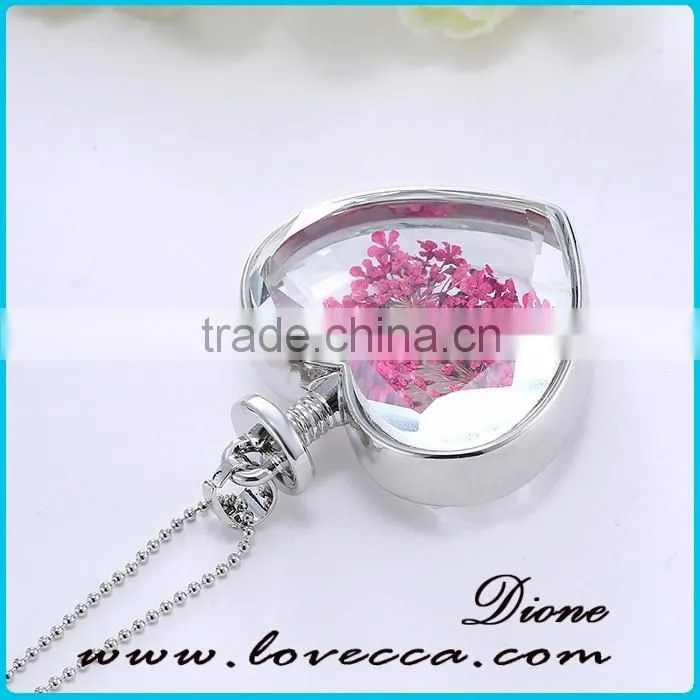 Vintage Pendant Floating Locket Charm Necklace with dried real Lace Flower