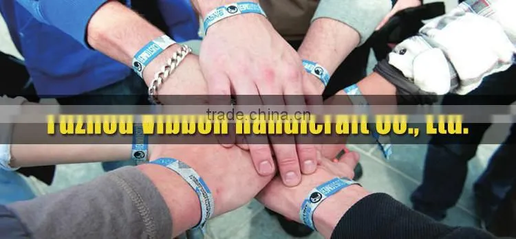 One time use vinyl bracelet for meeting
