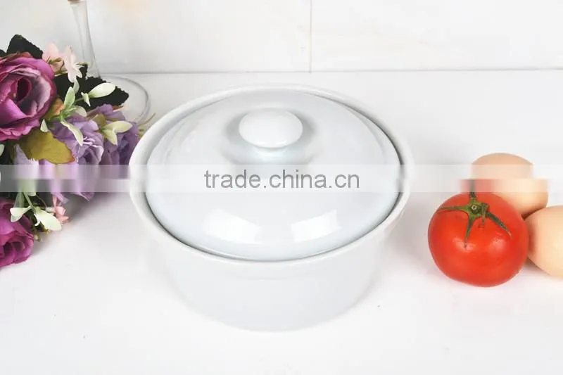 13.5" size porcelain roaster pan with lid