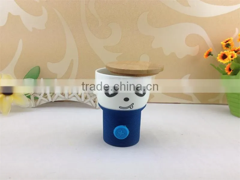 Porcelain coffee cup with wood lid