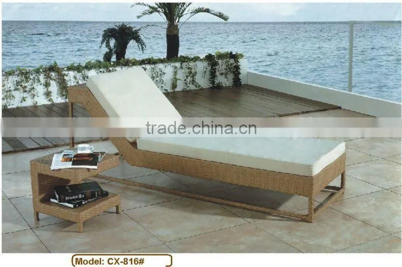 wicker sunlounge