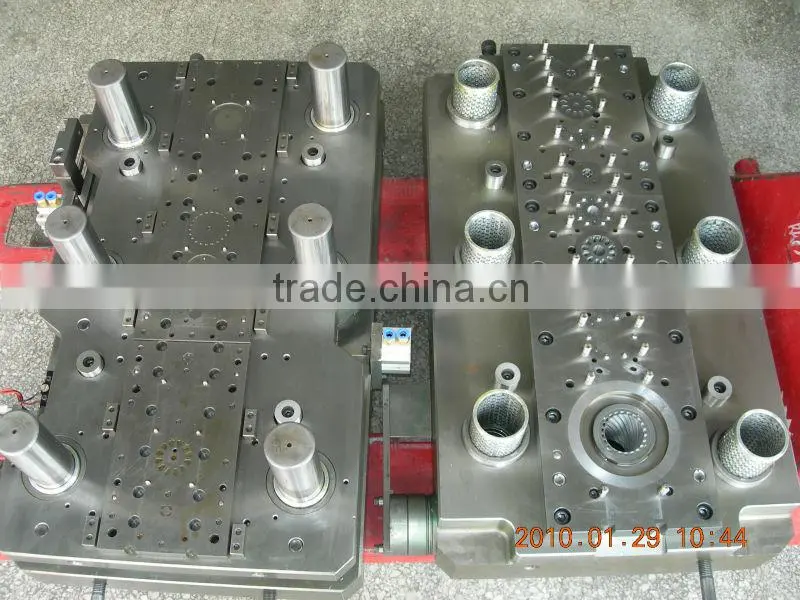 Progressive die for sheet metal forming