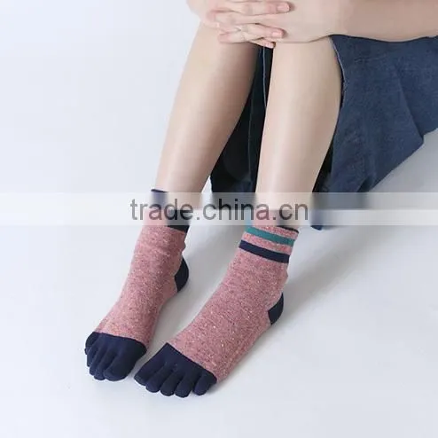 Hot Selling Japanese Design OEM School Lovely Girls Winter Comfortable Cotton Red Stripes Casual Injinji Yoga Socks