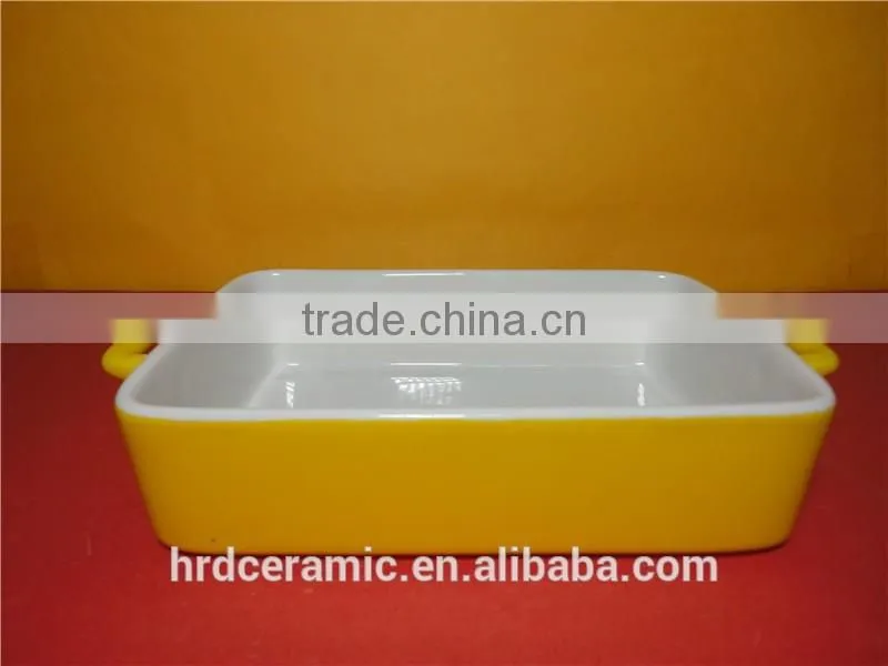 Microwave safe yellow porcelain rplain bakeware with handle