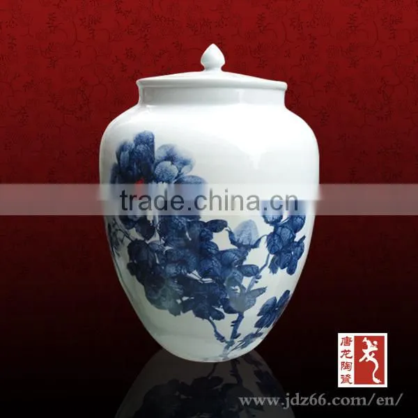 Ancient style excellent quality hand painted blue and white porcelain water container for hot sale