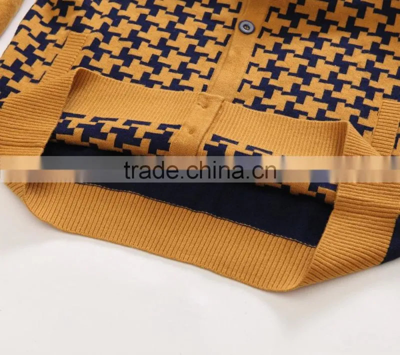 100% fine wool men's yellow cardigan with pattern